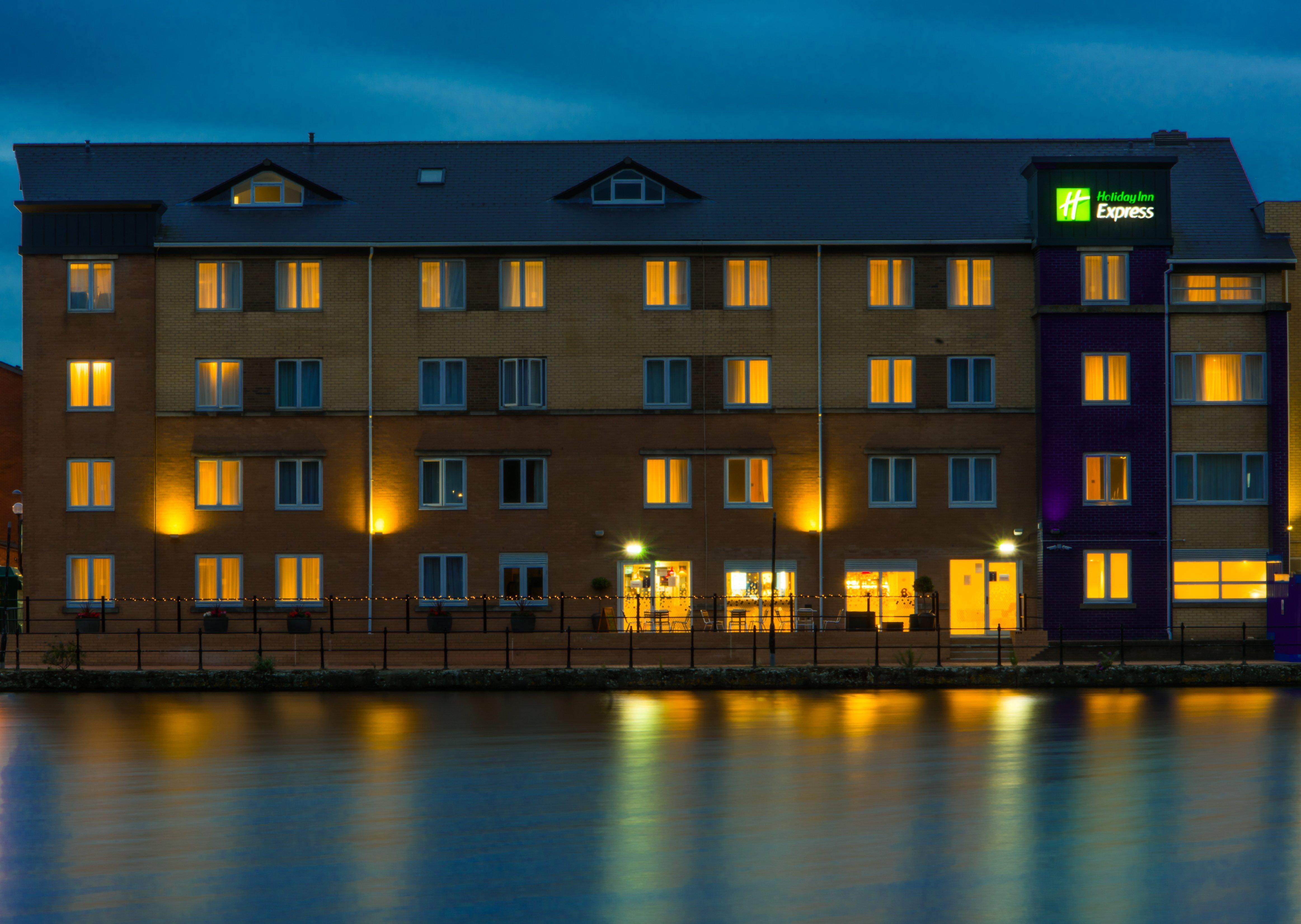 Holiday Inn Express Cardiff Bay By Ihg Kültér fotó