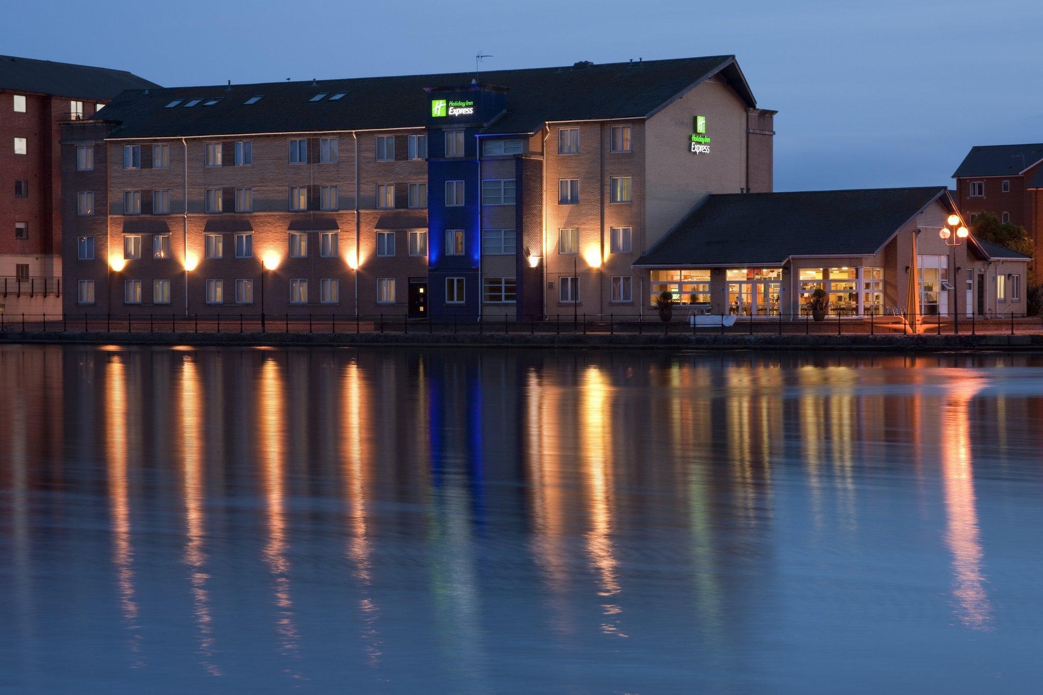 Holiday Inn Express Cardiff Bay By Ihg Kültér fotó