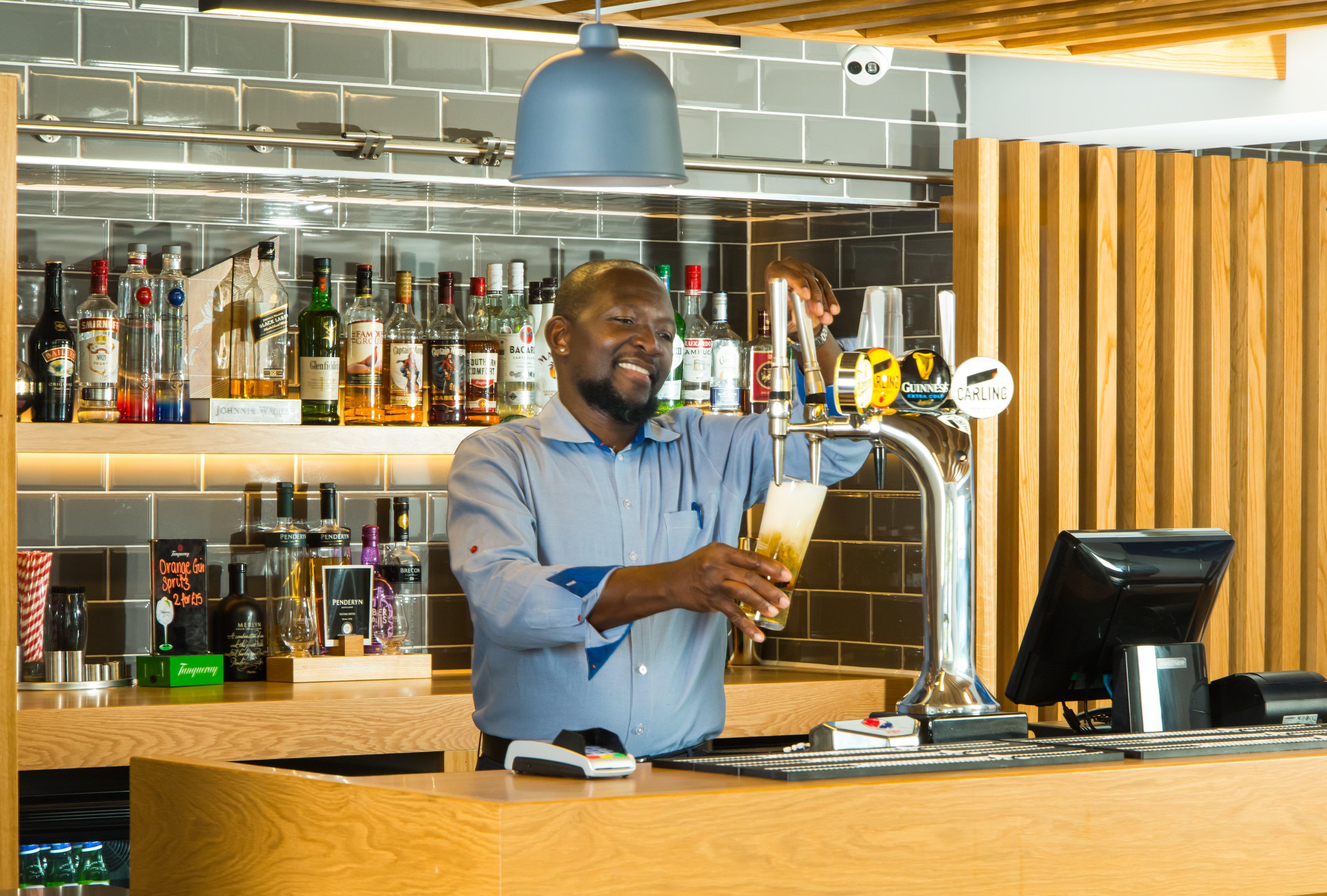 Holiday Inn Express Cardiff Bay By Ihg Kültér fotó